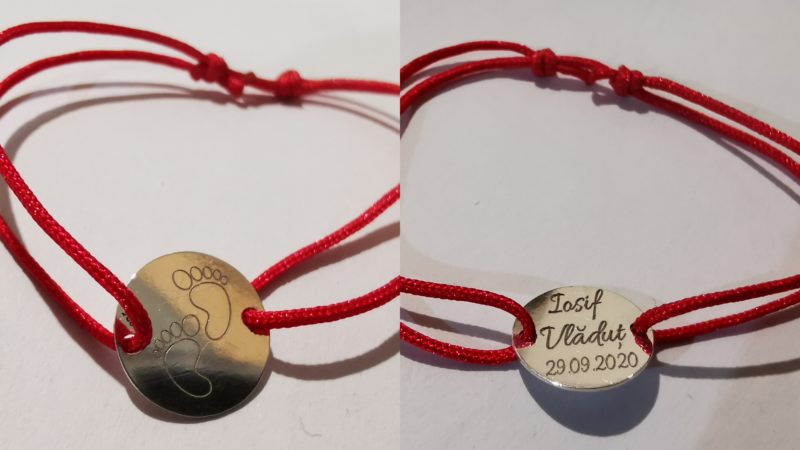 Gravura Fir matase bebe Bratara reglabila cu fir rosu de matase cu link Banut Gravat personalizat